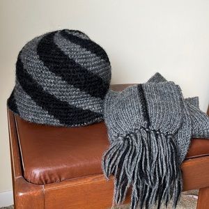 Vintage 90’s Wool hat and scarf set